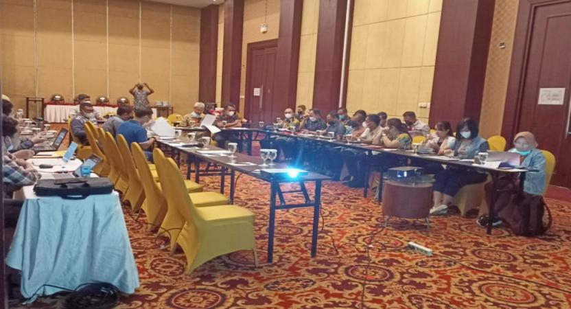 Rapat Evaluasi Rancangan Perda APBD dan Rancangan Perbup Penjabaran APBD TA. 2022